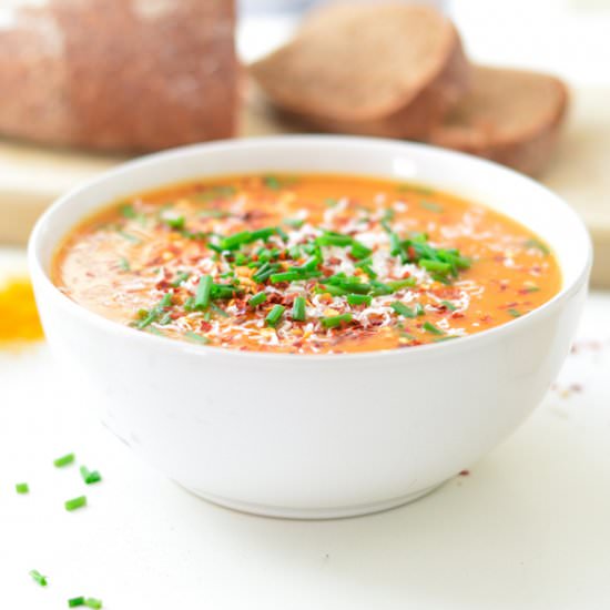 Comforting soup with crusty rye - Recipe photo by Nyoutritious