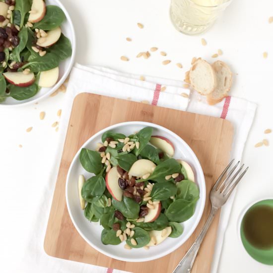 Apple spinach salad with raisins - Recipe photo by deandarporcasa