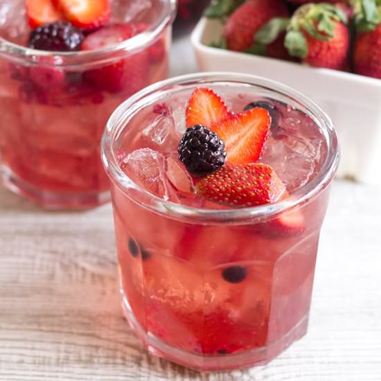 Red Berry Pomegranate Punch - Recipe photo by Lipglosscrayons