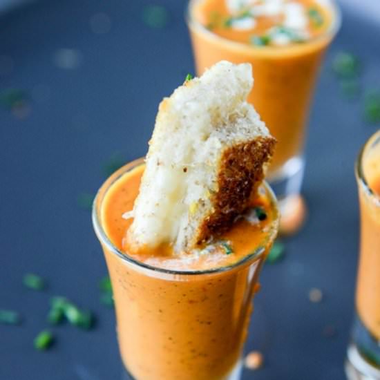 Creamy Tomato Soup Shooters - Recipe photo by HowSweetEats