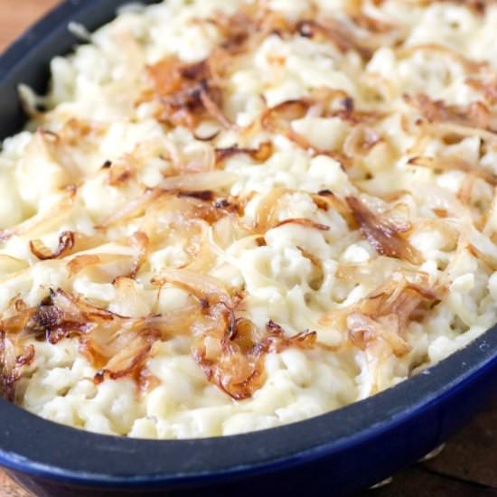 Cheese Spaetzle (Kaesespaetzle) - Recipe photo by noshingwiththenolands