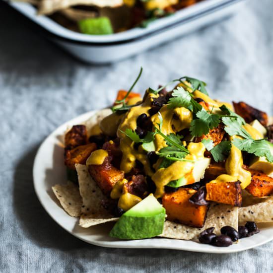 Vegan Butternut Black Bean Nachos - Recipe photo by thefullhelping