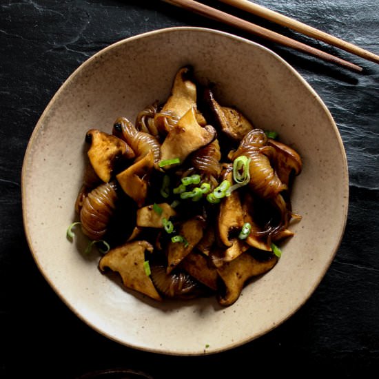 Black Garlic Shirataki Noodles - Recipe photo by pupswithchopsticks