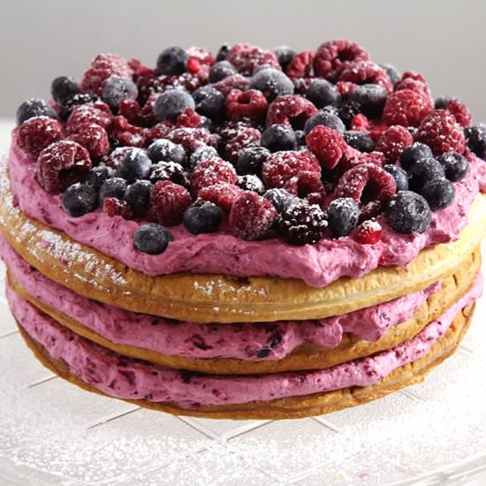 Berry Puff Pastry Cake - Recipe photo by adinutza