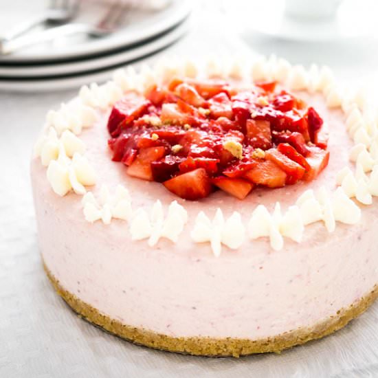 No Bake Strawberry Cheesecake - Recipe photo by platedcravings