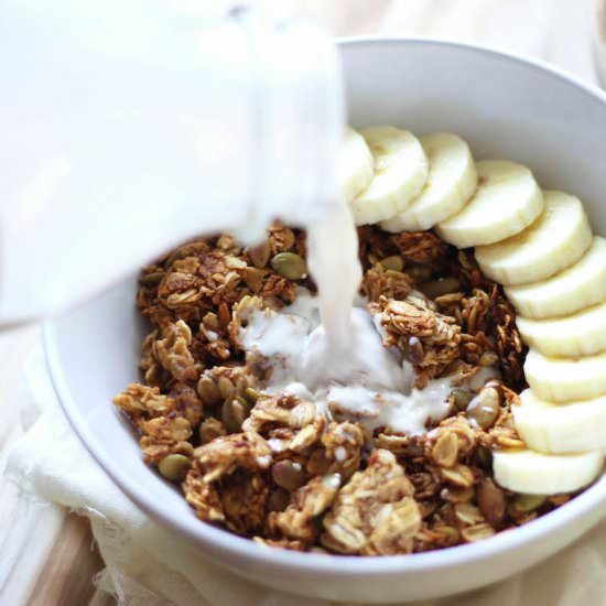 Coconut Banana Granola - Recipe photo by thatcleanlife