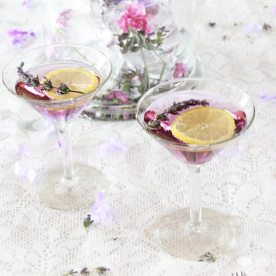 Lavender vanilla martini - Recipe photo by abubblylife