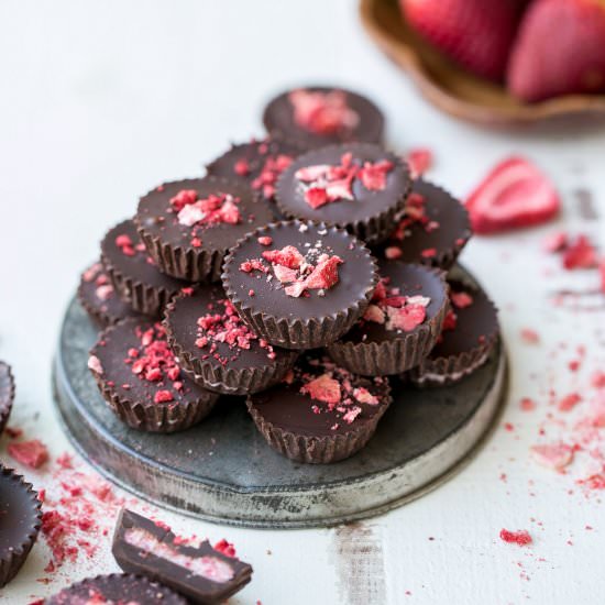 Chocolate Strawberry Cups - Recipe photo by bakerita