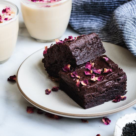 Frosted Earl Grey Brownies - Recipe photo by snixykitchen