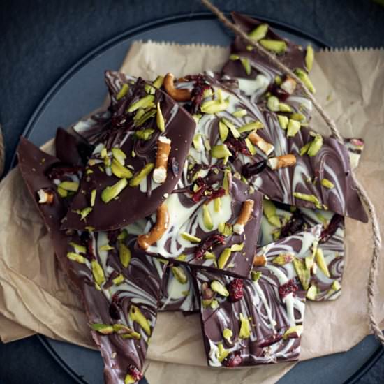 Pistachio Pretzel Chocolate Barks - Recipe photo by SpicesNFlavors