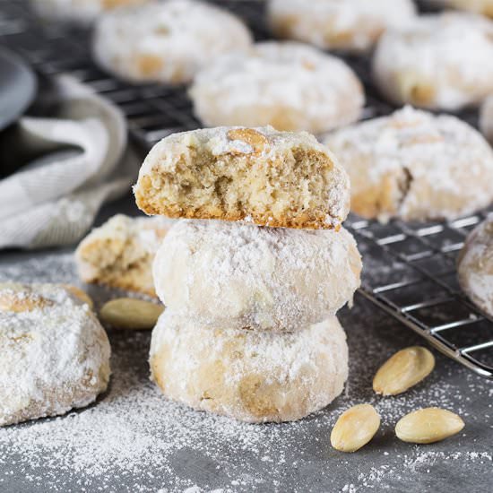 Mexican Wedding Cookies - Recipe photo by cookingtheglobe
