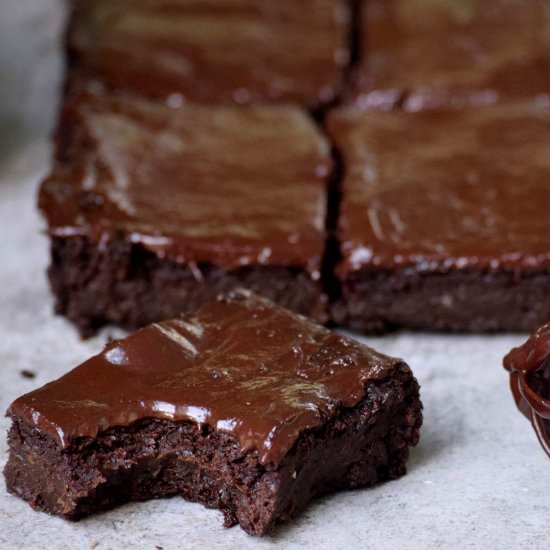 Best vegan & gluten free brownies - Recipe photo by elavegan