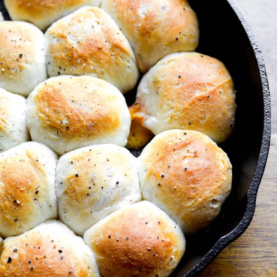 Cheesy BBQ Pulled Pork Bombs - Recipe photo by mymoderncookery