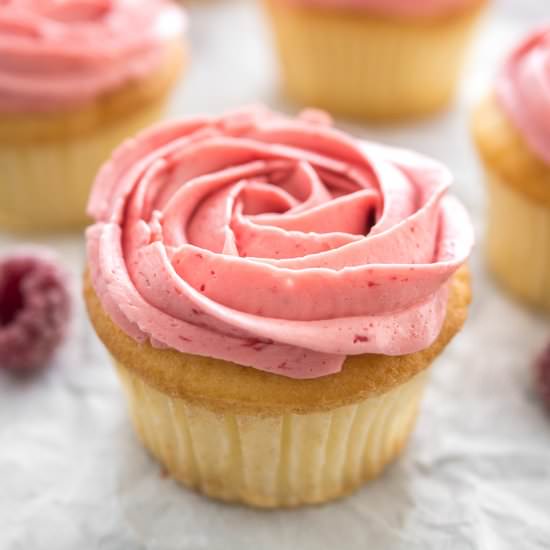 Raspberry Lemon Curd Cupcakes - Recipe photo by platedcravings