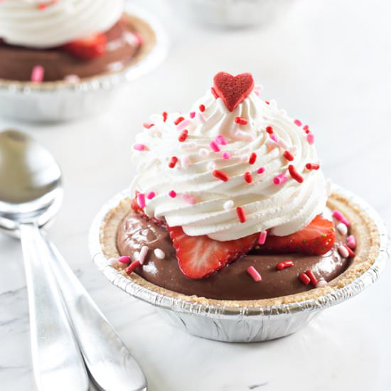Easy Chocolate Pudding Pies - Recipe photo by mybakingaddiction