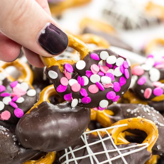 Chocolate Covered Pretzels - Recipe photo by veggiebalance