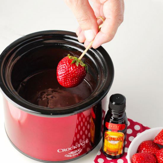 Boozy Chocolate Fondue - Recipe photo by Tastefulventure