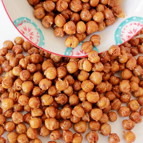 Maple Roasted Chickpeas - Recipe photo by cravethegood