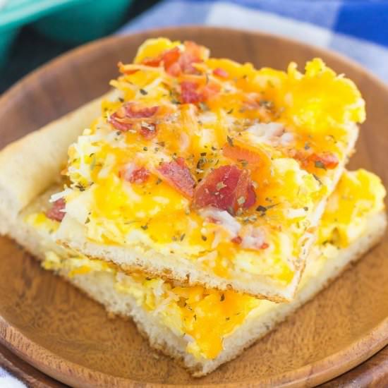 Bacon and Egg Breakfast Pizza - Recipe photo by pumpkinnspice