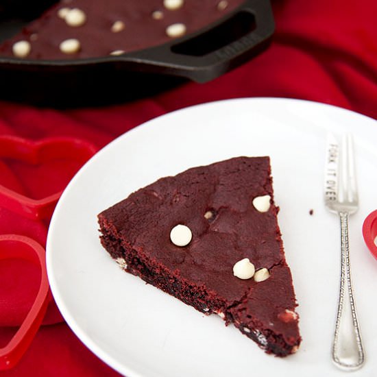 Red velvet skillet cookie - Recipe photo by evabakes