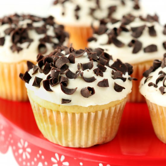 Reduced Sugar Yellow Cupcakes - Recipe photo by simplysissom