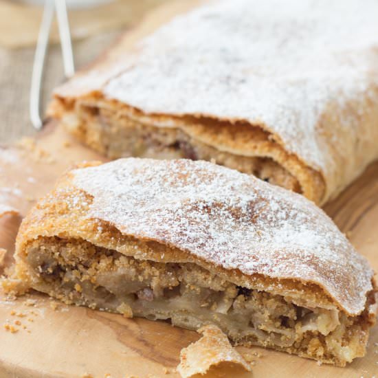Apple Strudel - Recipe photo by themisstools