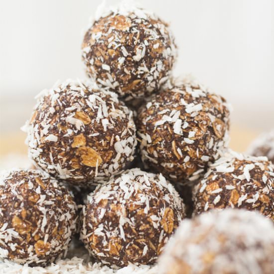 No-bake Swedish Chocolate Balls - Recipe photo by foodandjourneys