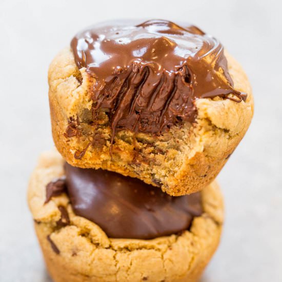 Chocolate Lava Cookie Cups - Recipe photo by Averie