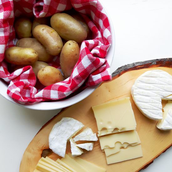Gschwellti: Swiss Cheese & Potatoes - Recipe photo by Cuisine Helvetica