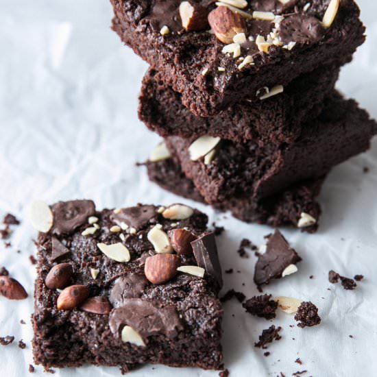 Fudgy Vegan Nut Butter Brownies - Recipe photo by doublethyme