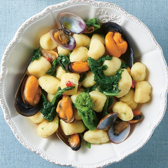 Gnocchi with broccoli, mussels - Recipe photo by gitlchefs