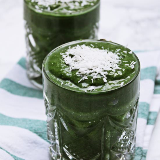 Green Detox Smoothie - Recipe photo by AlwaysHungryVegan