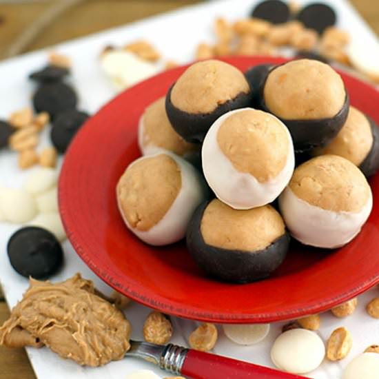 Chunky Peanut Butter Buckeyes - Recipe photo by TheSugarSandBox