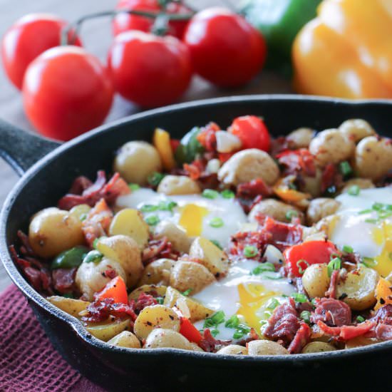 Montréal Smoked Meat Hash - Recipe photo by emicooks