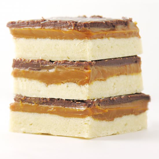 Caramel Shortbread Bars - Recipe photo by easybaked