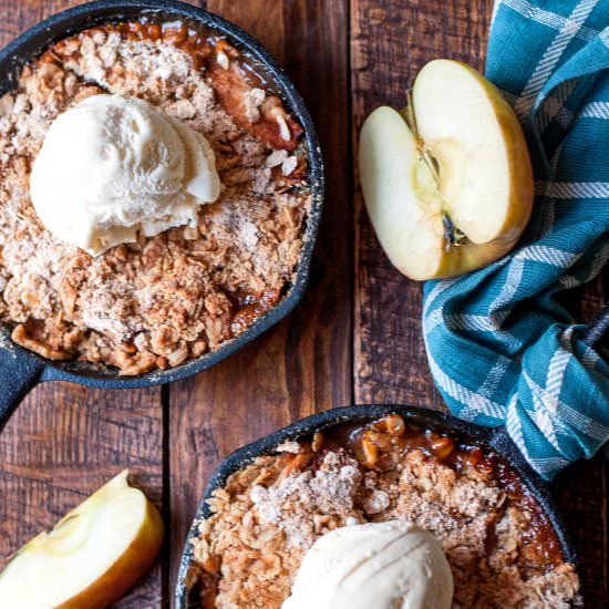 Cinnamon Apple Crisp - Recipe photo by cookiesforengland