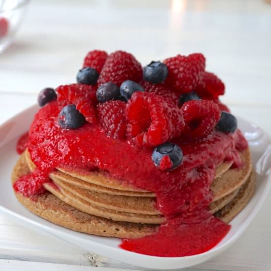 Healthy Pancakes & Raspberry Sauce - Recipe photo by minamade