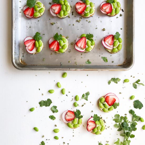 Edamame Rice Cracker Bites - Recipe photo by thetruespoon