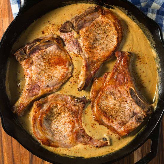 pork chops with mushroom - Recipe photo by glebekitchen
