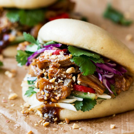 Vegan bao buns with jackfruit - Recipe photo by lazycatkitchen