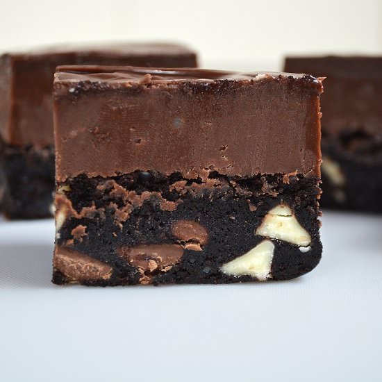 Nutella Fudge Topped Brownies - Recipe photo by lightscamerabake