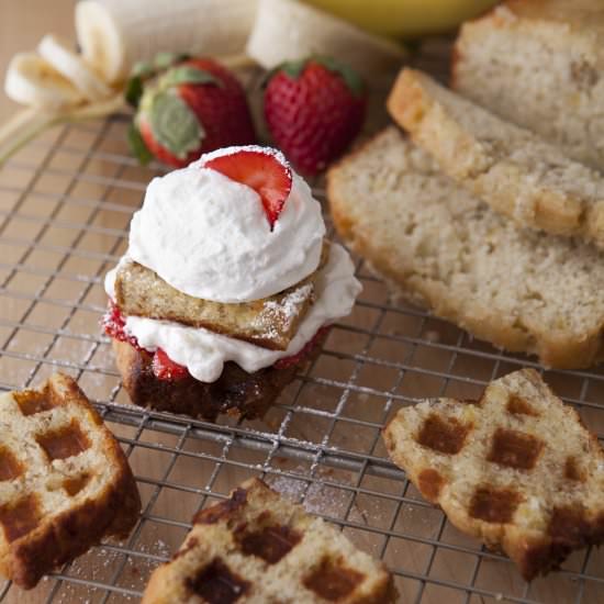 Strawberry Shortcake w Banana Bread - Recipe photo by taniacolamarino.com