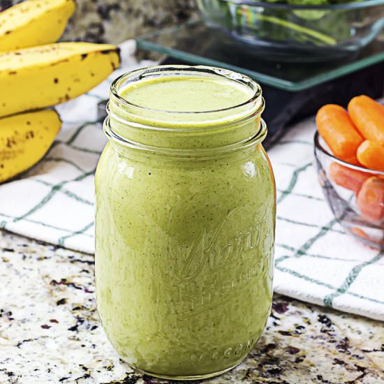Easy Healthy Green Spinach Smoothie - Recipe photo by tastefullyeclectic