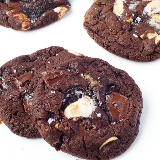 Dark Chocolate Marshmallow Cookies - Recipe photo by Sweetest Menu