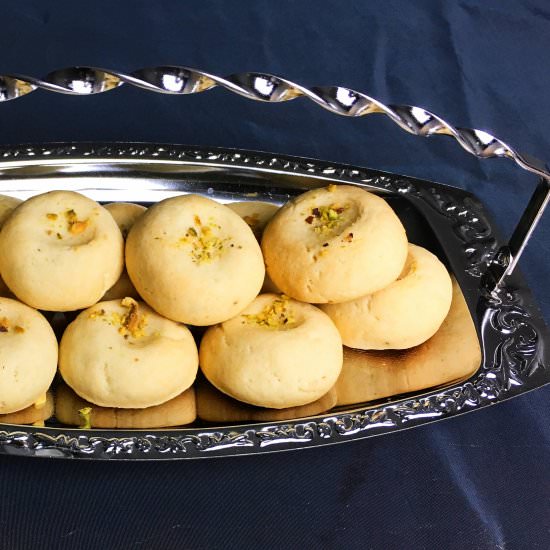 Nankhatai (Indian Shortbread Cookie) - Recipe photo by spicytamarind