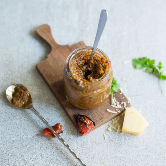 Oven-dried tomato & coriander pesto - Recipe photo by The blurry lime