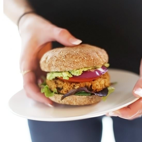 HEALTHY QUINOA CHICKPEA BURGER - Recipe photo by TwoRaspberries