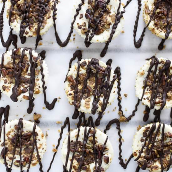 Toffee Pecan Cheesecake Cups - Recipe photo by crumbkitchen