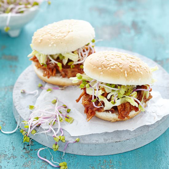 VEGAN PULLED jackfruit bbq burger - Recipe photo by sabrinasue