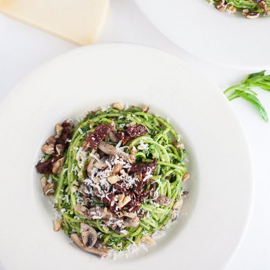 Spinach and Walnut Pesto - Recipe photo by therusticfoodie